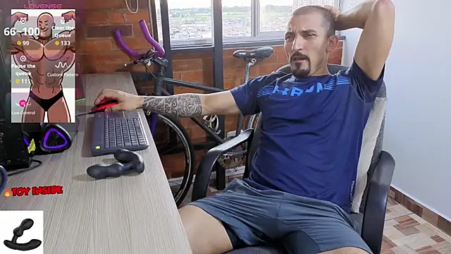 Snapshot of Marck_Muscle chatting on June 12, 2026, 10:51 pm Marck Muscle online show from June 12, 2026, 10:51 pm