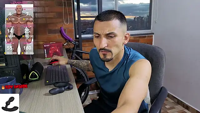 Snapshot of Marck_Muscle chatting on July 6, 2026, 11:29 pm Marck Muscle online show from July 6, 2026, 11:29 pm