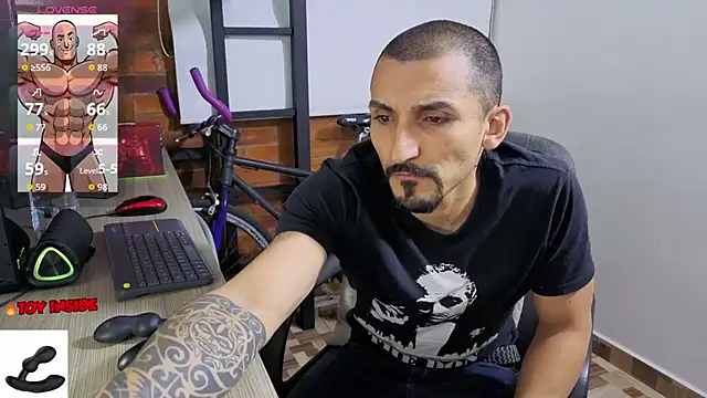 Snapshot of Marck_Muscle chatting on June 15, 2026, 2:34 am Marck Muscle online show from June 15, 2026, 2:34 am