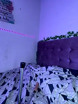 alondra darling online show from September 18, 2025, 8:34 pm