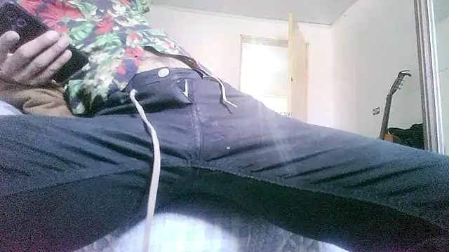Snapshot of UncutToyBoy23cm chatting on September 20, 2025, 3:28 pm UncutToyBoy23cm online show from September 20, 2025, 3:28 pm