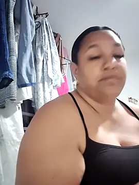 Snapshot of Mia_Adell_11 chatting on October 22, 2025, 3:39 am Mia Adell 11 online show from October 22, 2025, 3:39 am