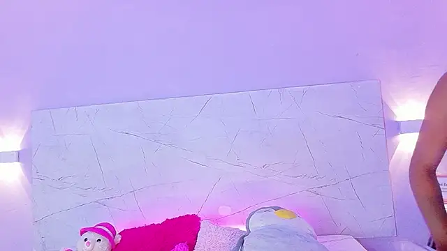 Snapshot of AbrilBrent chatting on November 24, 2025, 8:20 pm AbrilBrent online show from November 24, 2025, 8:20 pm