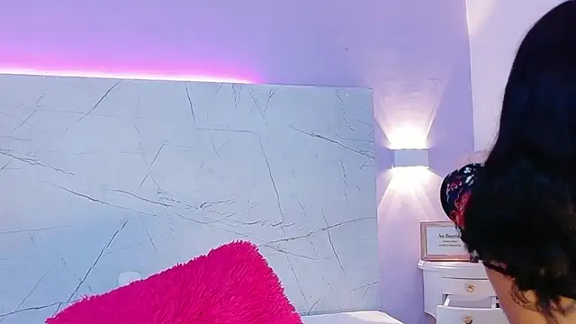 Snapshot of AbrilBrent chatting on November 17, 2025, 7:40 pm AbrilBrent online show from November 17, 2025, 7:40 pm