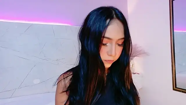 Snapshot of AbrilBrent chatting on November 14, 2025, 8:23 pm AbrilBrent online show from November 14, 2025, 8:23 pm