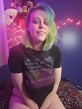 EverlyEster online show from July 24, 2026, 3:46 am