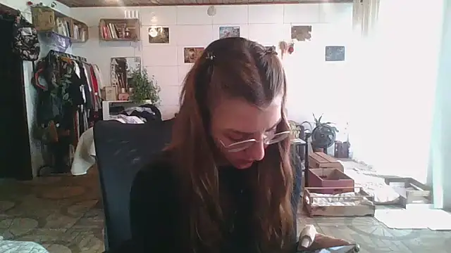 SweetyBabyDemon online show from October 28, 2025, 1:32 pm