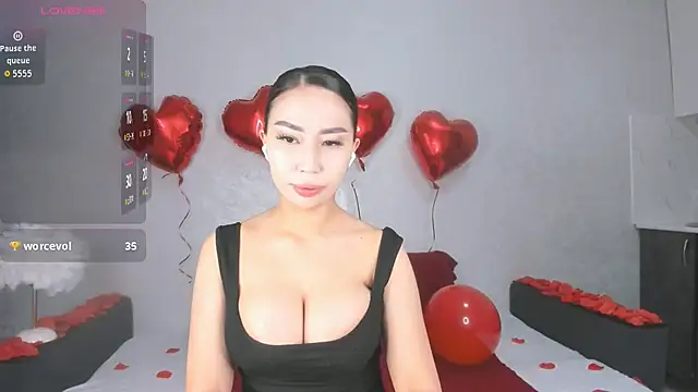 Snapshot of Long_is1and chatting on February 14, 2026, 4:56 am Long is1and online show from February 14, 2026, 4:56 am