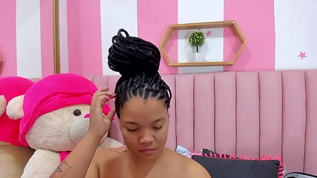 ISABELLA 020 online show from October 16, 2025, 1:30 pm