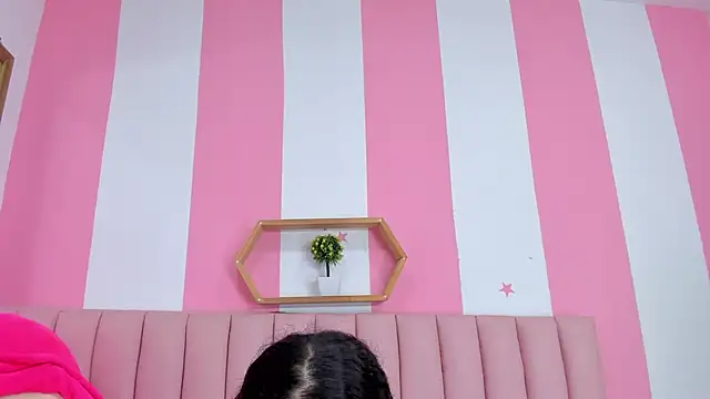 ISABELLA 020 online show from March 5, 2026, 12:57 pm