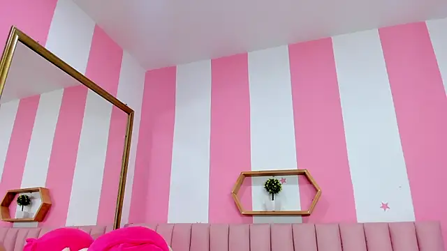 ISABELLA 020 online show from November 14, 2025, 2:10 pm