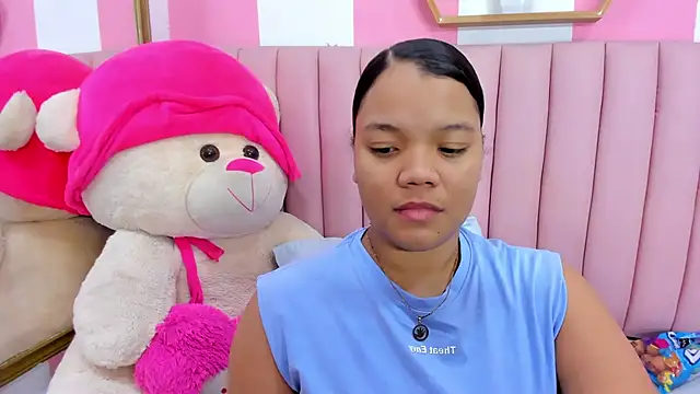 ISABELLA 020 online show from December 2, 2025, 1:02 pm