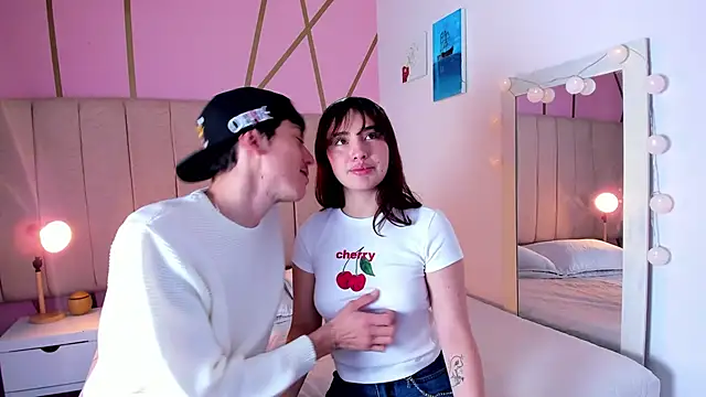 Snapshot of Damian_n_Maya chatting on March 12, 2025, 1:58 am Damian n Maya online show from March 12, 2025, 1:58 am