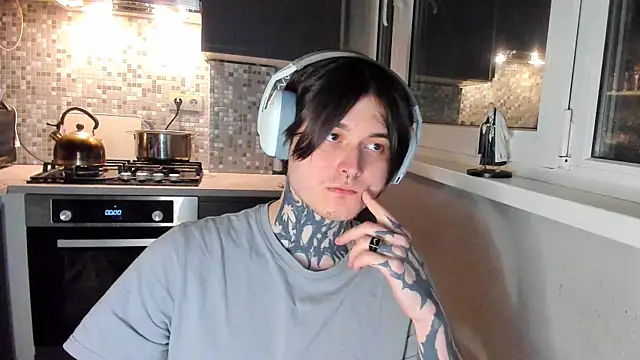  torfin  online show from February 12, 2026, 9:36 pm