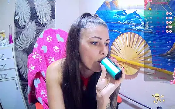 Snapshot of Catbaby32 chatting on October 28, 2025, 9:14 pm Catbaby32 online show from October 28, 2025, 9:14 pm