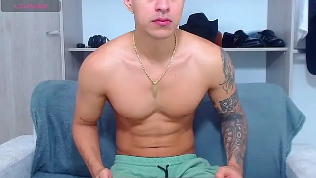 Tristan-bm online show from October 12, 2025, 12:28 pm