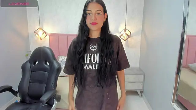 chelsyquinn online show from December 4, 2025, 4:22 am