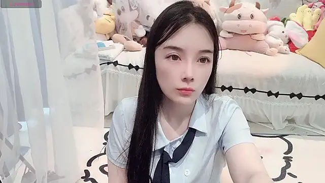 AKiKi711 online show from May 7, 2026, 4:28 am