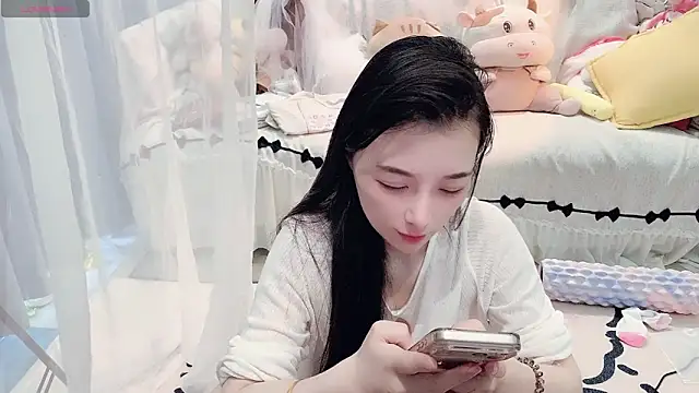 AKiKi711 online show from June 4, 2026, 4:50 am