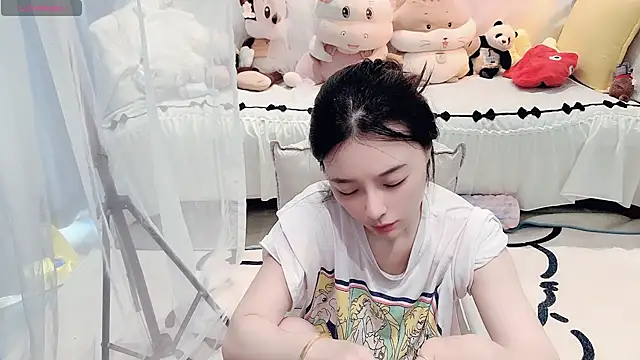 AKiKi711 online show from July 23, 2026, 4:54 am