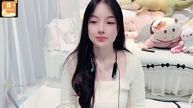 Snapshot of AKiKi711 chatting on October 19, 2025, 4:32 pm AKiKi711 online show from October 19, 2025, 4:32 pm