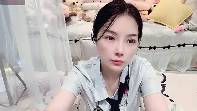 AKiKi711 online show from July 14, 2026, 4:50 am