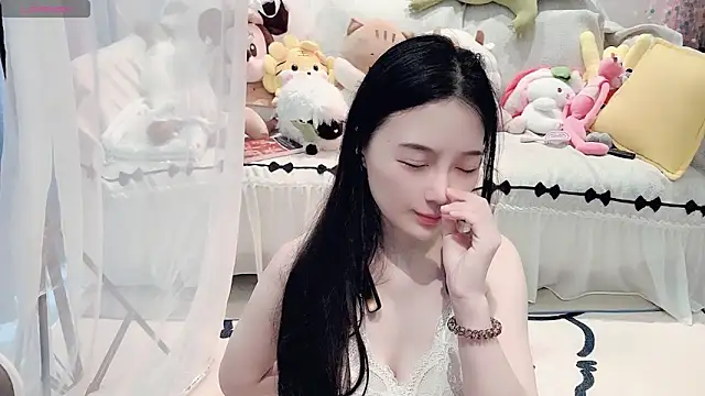 AKiKi711 online show from June 15, 2026, 4:56 am