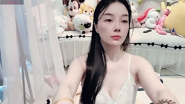 AKiKi711 online show from June 16, 2026, 5:07 am