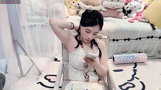 AKiKi711 online show from July 9, 2026, 4:57 am