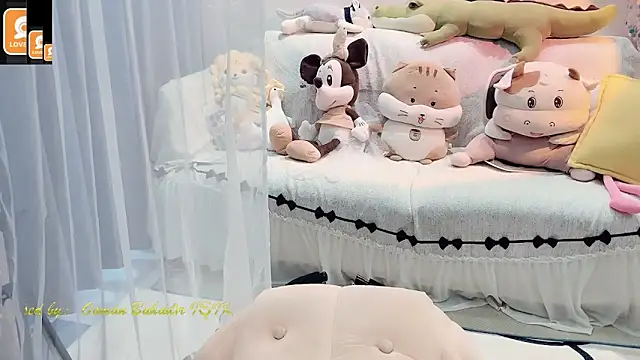 Snapshot of AKiKi711 chatting on October 4, 2025, 4:25 am AKiKi711 online show from October 4, 2025, 4:25 am