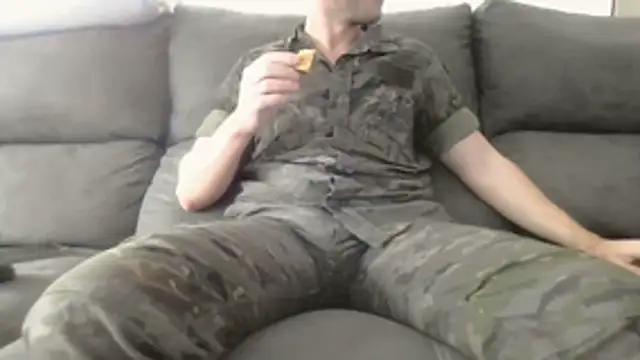 militar guapo online show from February 4, 2026, 10:43 am