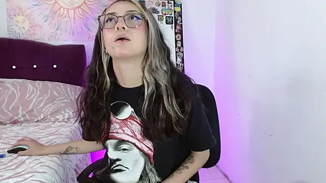 Snapshot of squirt_charlott chatting on November 21, 2025, 5:23 pm squirt charlott online show from November 21, 2025, 5:23 pm