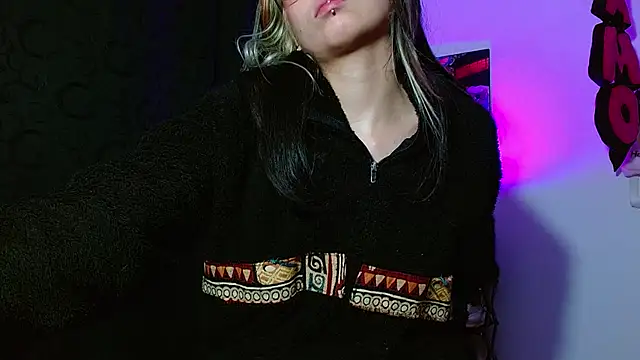 Snapshot of squirt_charlott chatting on October 21, 2025, 2:00 am squirt charlott online show from October 21, 2025, 2:00 am