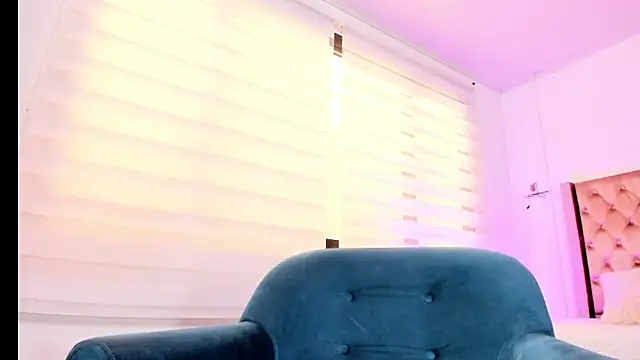 Danna Ramiirez online show from March 11, 2026, 6:57 pm