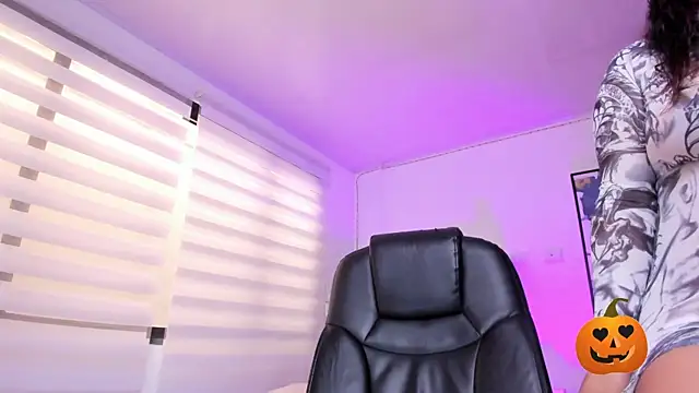 Snapshot of Danna_Ramiirez chatting on October 11, 2025, 6:53 pm Danna Ramiirez online show from October 11, 2025, 6:53 pm