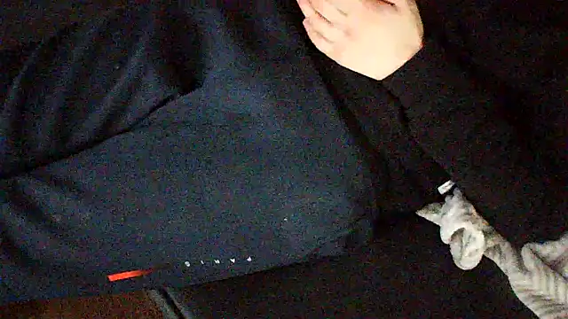 kiksnap-meistro5 online show from February 3, 2026, 8:58 pm