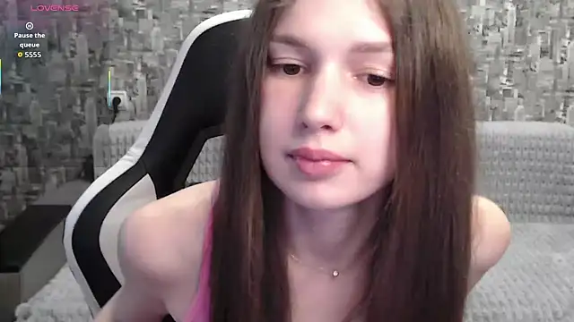 Snapshot of MissMiaCutie chatting on October 4, 2025, 12:17 pm MissMiaCutie online show from October 4, 2025, 12:17 pm