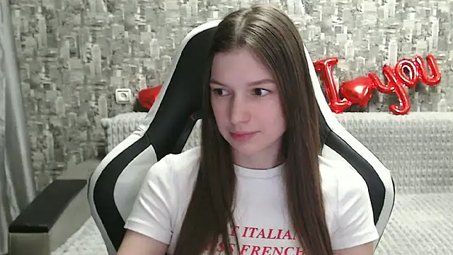 Snapshot of MissMiaCutie chatting on March 11, 2025, 4:07 pm MissMiaCutie online show from March 11, 2025, 4:07 pm