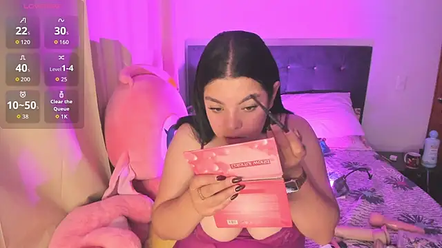 Snapshot of Kylie2211 chatting on June 9, 2026, 2:12 am Kylie2211 online show from June 9, 2026, 2:12 am