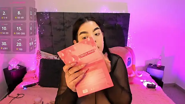 Snapshot of Kylie2211 chatting on October 21, 2025, 2:00 am Kylie2211 online show from October 21, 2025, 2:00 am