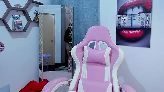 SharonSander online show from February 9, 2026, 11:14 pm