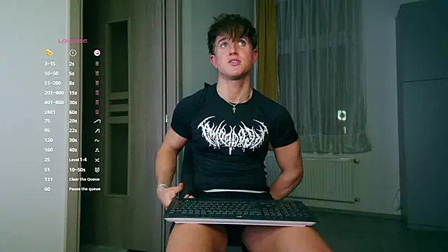 Snapshot of ChristianLevine_ chatting on November 20, 2025, 4:35 am ChristianLevine online show from November 20, 2025, 4:35 am