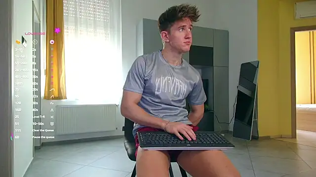 Snapshot of ChristianLevine_ chatting on October 22, 2025, 2:16 pm ChristianLevine online show from October 22, 2025, 2:16 pm