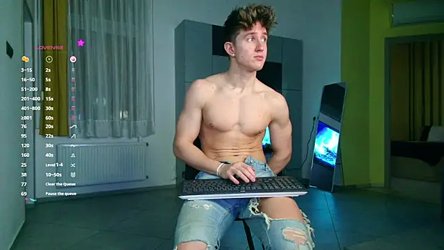 Snapshot of ChristianLevine_ chatting on October 30, 2025, 5:17 am ChristianLevine online show from October 30, 2025, 5:17 am