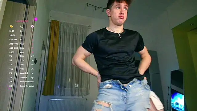 Snapshot of ChristianLevine_ chatting on October 30, 2025, 7:44 pm ChristianLevine online show from October 30, 2025, 7:44 pm