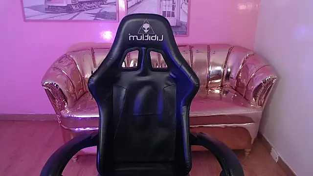 carlie mayer v online show from September 30, 2025, 3:40 pm