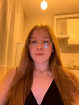 Snapshot of Eva_Weyne chatting on October 29, 2025, 6:40 pm Eva Weyne online show from October 29, 2025, 6:40 pm