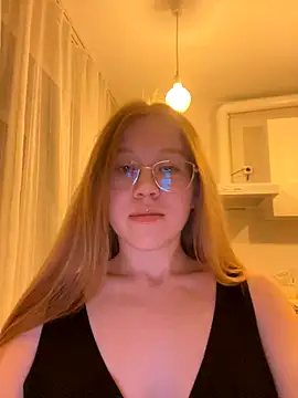 Snapshot of Eva_Weyne chatting on November 3, 2025, 8:23 pm Eva Weyne online show from November 3, 2025, 8:23 pm