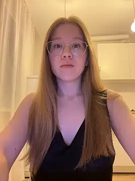 Snapshot of Eva_Weyne chatting on November 19, 2025, 9:48 pm Eva Weyne online show from November 19, 2025, 9:48 pm