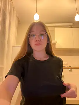 Snapshot of Eva_Weyne chatting on November 1, 2025, 7:41 pm Eva Weyne online show from November 1, 2025, 7:41 pm